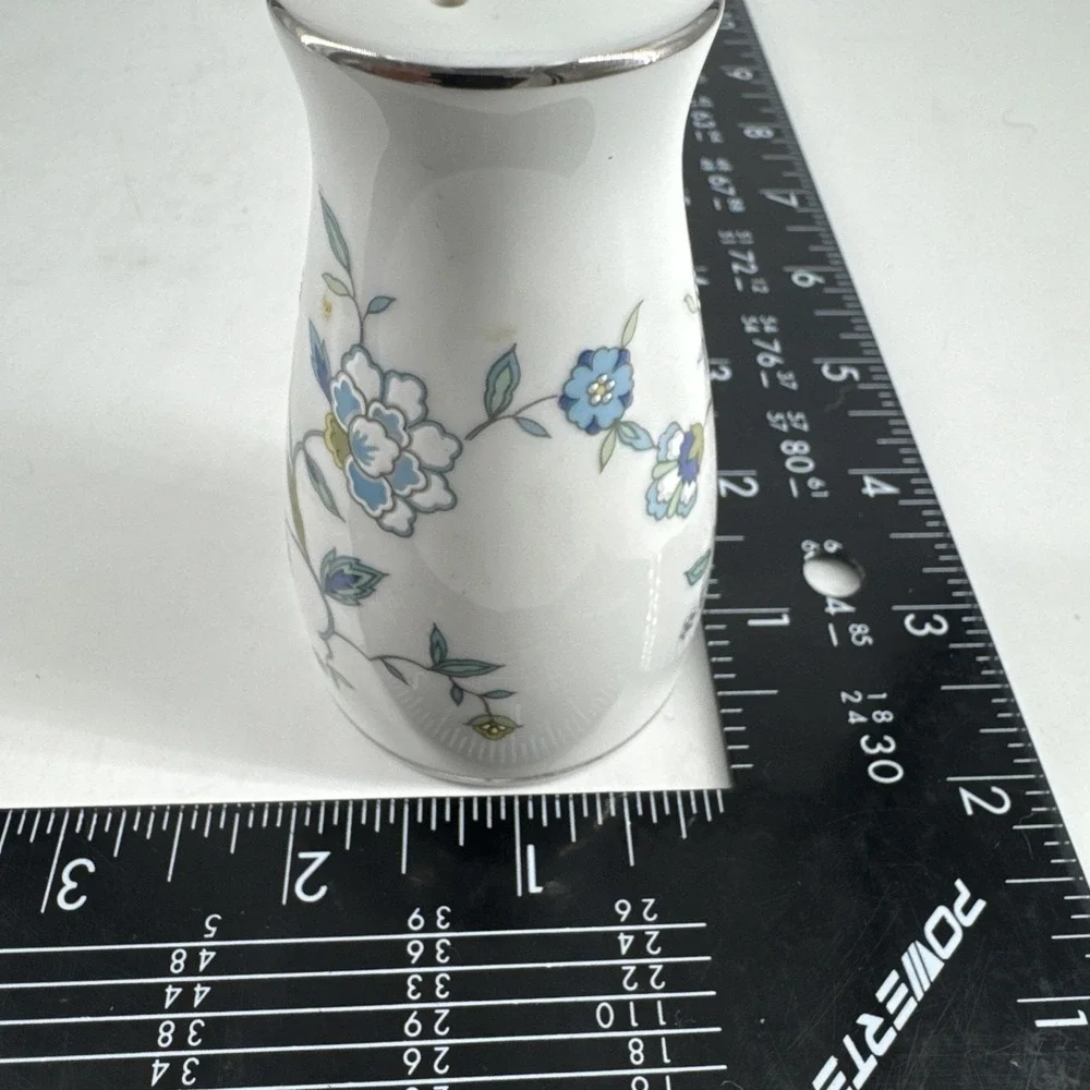 Noritake salt pepper